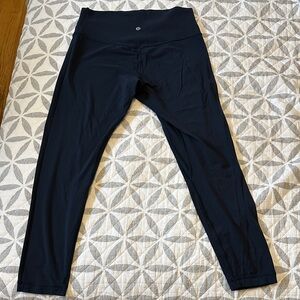 Women’s dark blue lululemon leggings